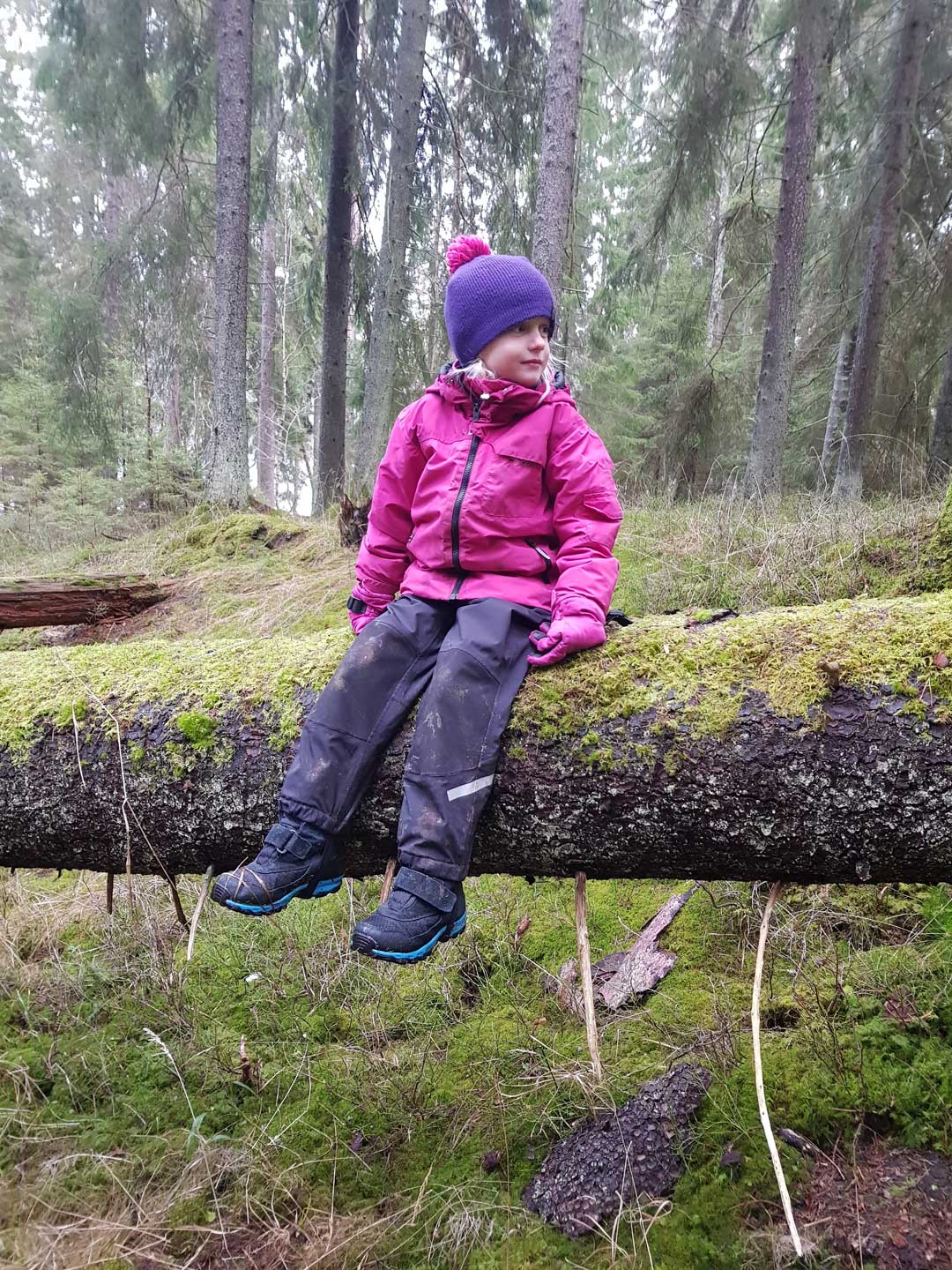 Test du surpantalon Skiddis dans la forêt